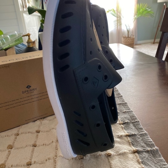 Sperry  Ao Float Black top-slider Women’s size 6 NWOT - Picture 3 of 11